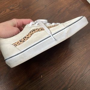 Great condition- Cheetah stripe vans size 9